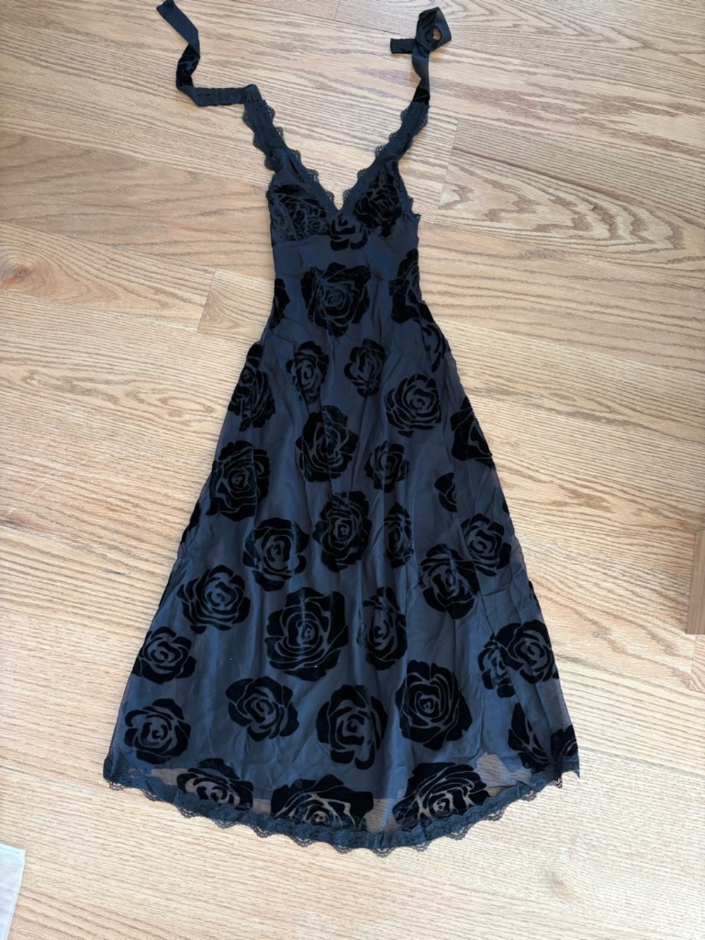 Lioness Dress - Picture 1 of 7
